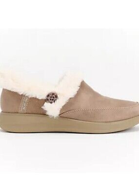 NEW Skechers Slip-ins Cozy Water-Repellent Slippers, Cozy Escape, Taupe, Size 11